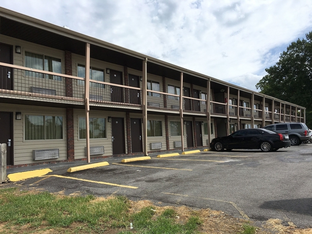 Imagen de los exteriores del Hotel Redwood Inn, Gadsden. Foto 8