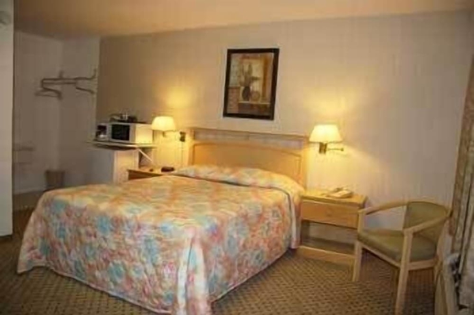 Imagen de la habitación del Hotel Redwood Inn, Santa Rosa. Foto 10
