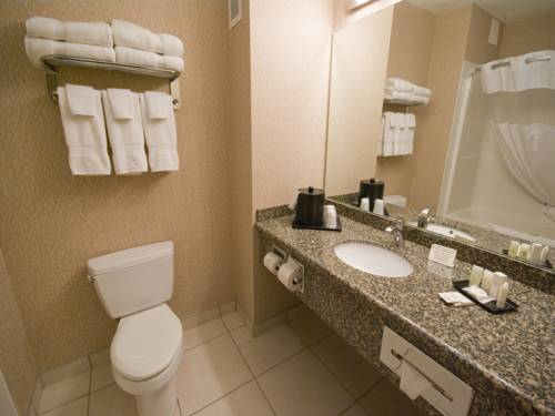 Imagen de la habitación del Hotel Redwood Inn and Suites - Grande Prairie. Foto 13