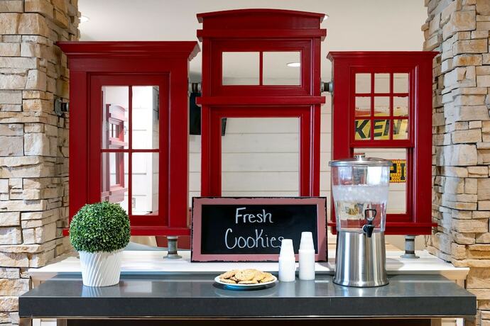 Imagen general del Hotel Redwood Lodge. Foto 4