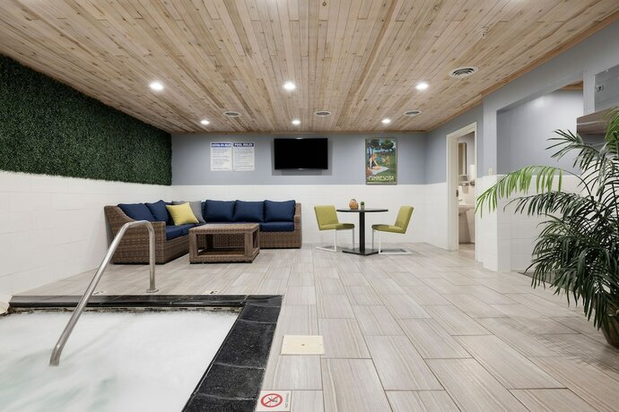 Imagen general del Hotel Redwood Lodge. Foto 6