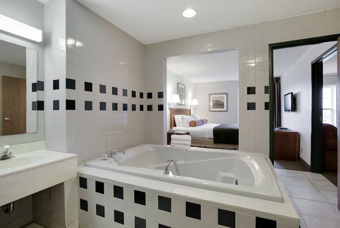 Imagen general del Hotel Redwood Lodge. Foto 11