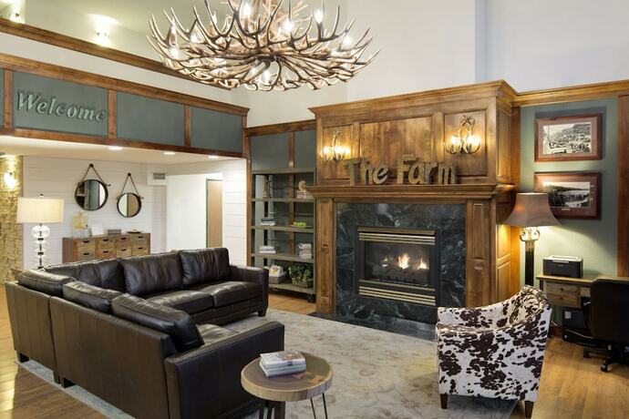 Imagen general del Hotel Redwood Lodge. Foto 12