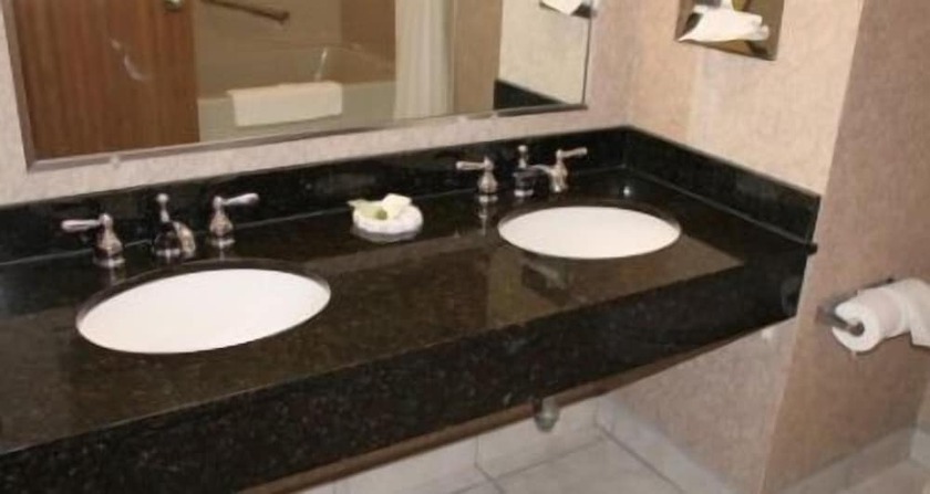 Imagen de la habitación del Hotel Redwood Lodge. Foto 18