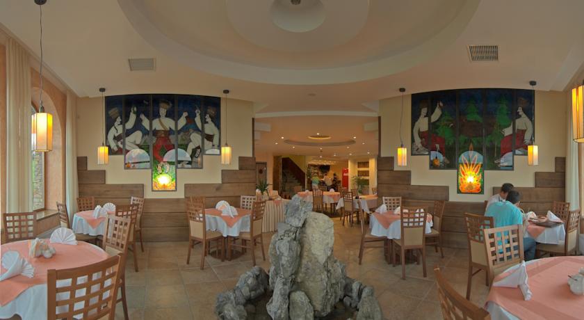 Imagen del bar/restaurante del Hotel Redyk. Foto 2