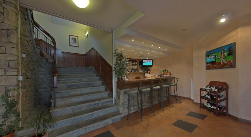 Imagen del bar/restaurante del Hotel Redyk. Foto 3