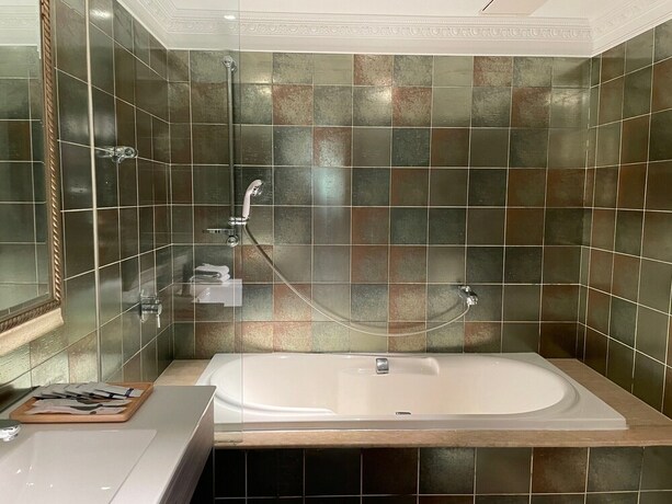 Imagen de la habitación del Hotel Reedon Hotel. Foto 23