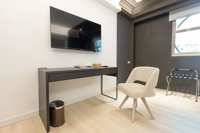 Imagen de la habitación del Hotel Reedon Hotel. Foto 33