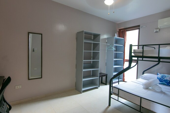 Imagen de la habitación del Hotel Reef Beach Resort. Foto 23