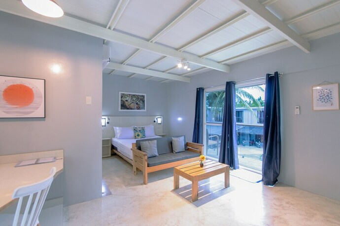 Imagen de la habitación del Hotel Reef Beach Resort. Foto 30