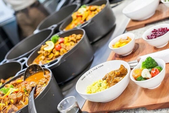 Imagen del bar/restaurante del Hotel Reef. Foto 6