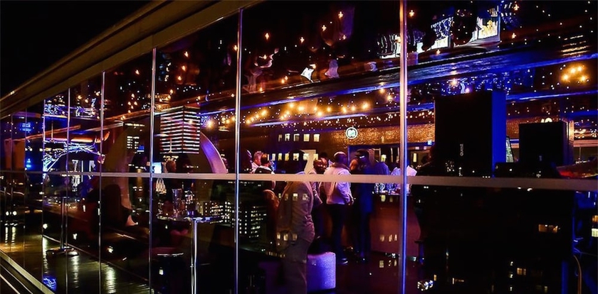 Imagen del bar/restaurante del Hotel Reef. Foto 7