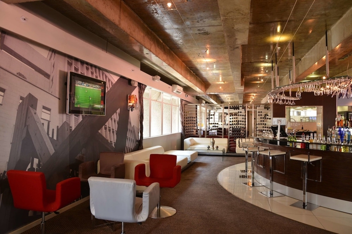 Imagen del bar/restaurante del Hotel Reef. Foto 9