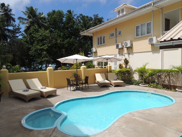 Imagen de la piscina del Hotel Reef Holiday Apartments. Foto 14