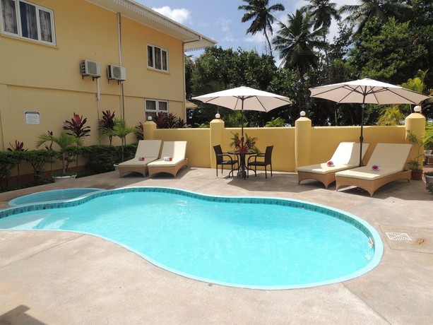 Imagen de la piscina del Hotel Reef Holiday Apartments. Foto 16