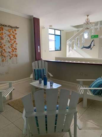Imagen de los interiores del Hotel Reef Hostel Manta. Foto 20