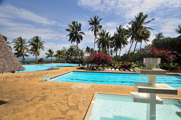 Imagen de la piscina del Hotel Reef, MOMBASA. Foto 12