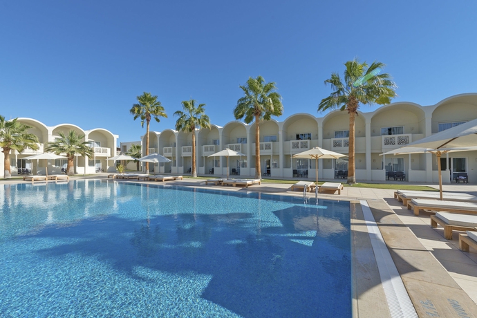 Imagen de la piscina del Hotel Reef Oasis Beach Aqua Park Resort. Foto 14