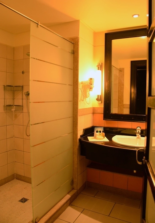 Imagen de la habitación del Hotel Reef Oasis Blue Bay Resort. Foto 5