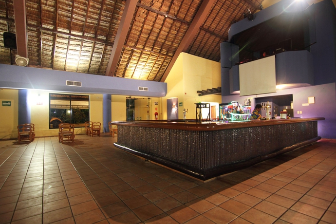 Imagen del bar/restaurante del Hotel Reef Yucatan and Convention Center. Foto 4