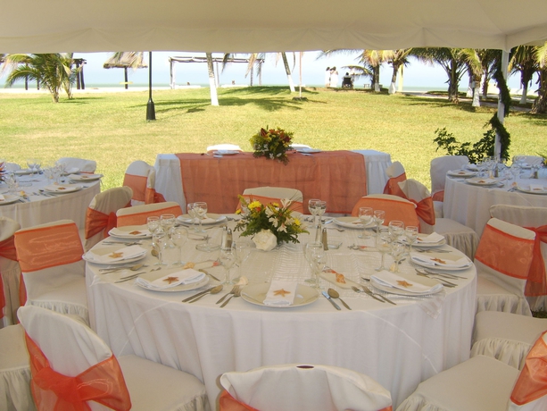 Imagen de los exteriores del Hotel Reef Yucatan and Convention Center. Foto 7