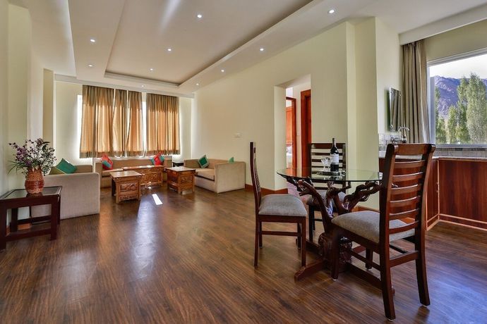 Imagen de los interiores del Hotel Reenam. Foto 15
