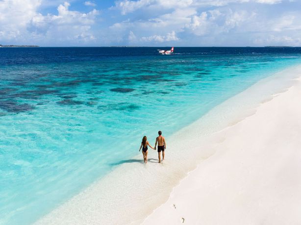 Imagen de los exteriores del Hotel Reethi Faru Resort. Foto 16