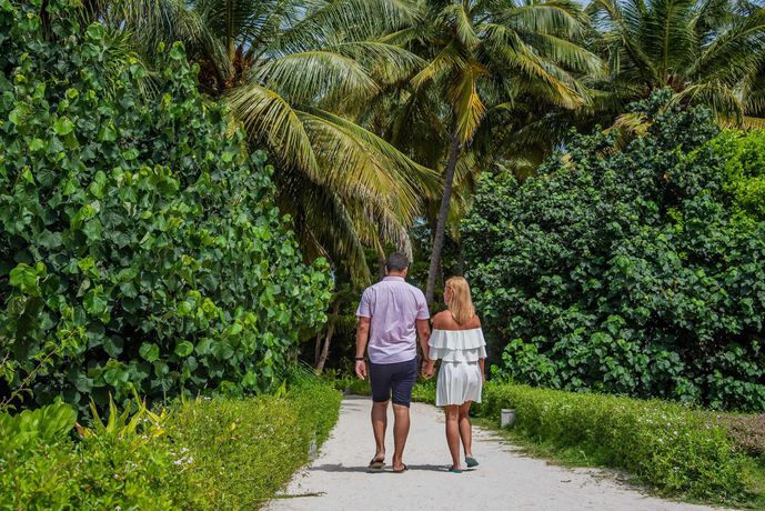 Imagen de los exteriores del Hotel Reethi Faru Resort. Foto 17