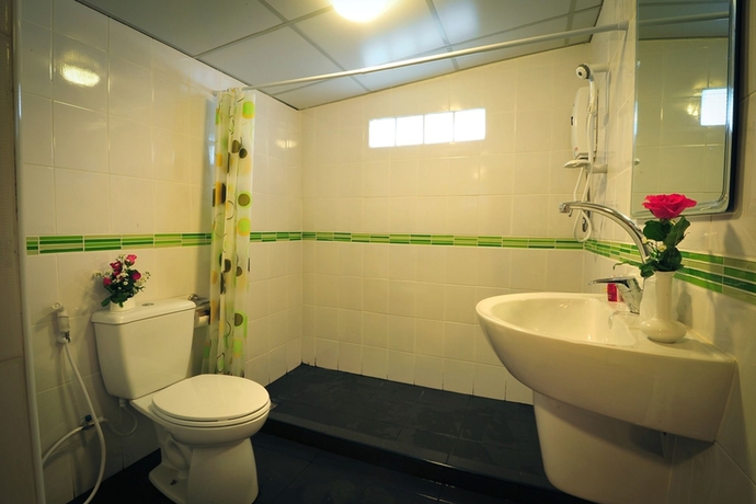 Imagen de la habitación del Hotel Reewa Waree Resort. Foto 10