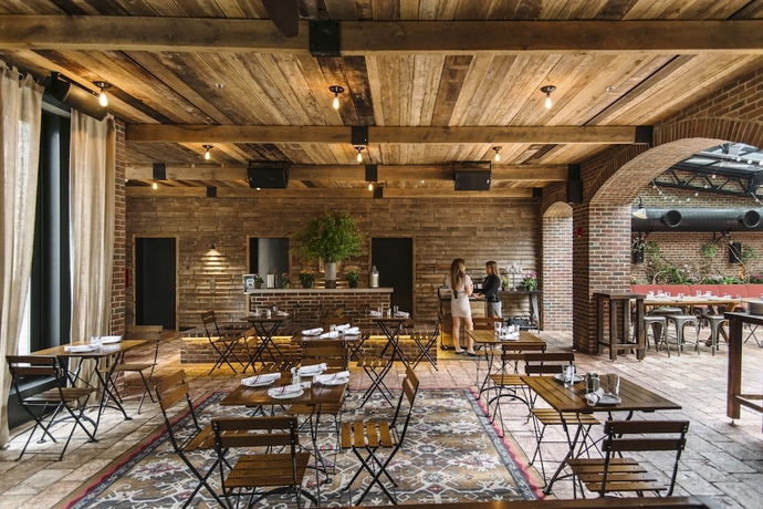 Imagen del bar/restaurante del Hotel Refinery. Foto 2