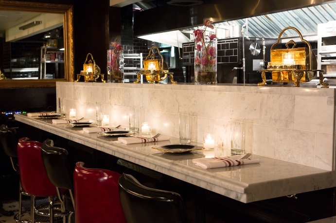 Imagen del bar/restaurante del Hotel Refinery. Foto 5