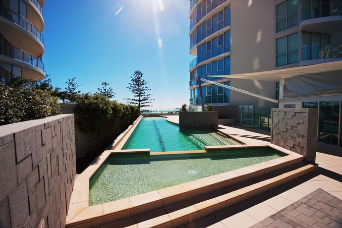 Imagen de la piscina del Hotel Reflection on the Sea. Foto 15