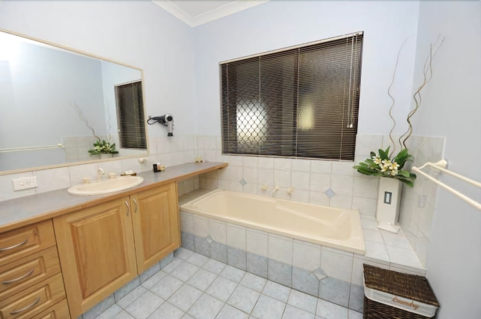 Imagen de la habitación del Hotel Reflections Broome. Foto 14