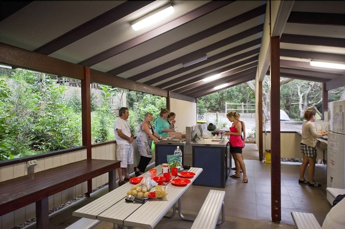 Imagen del bar/restaurante del Hotel Reflections Holiday Parks Byron Bay. Foto 2
