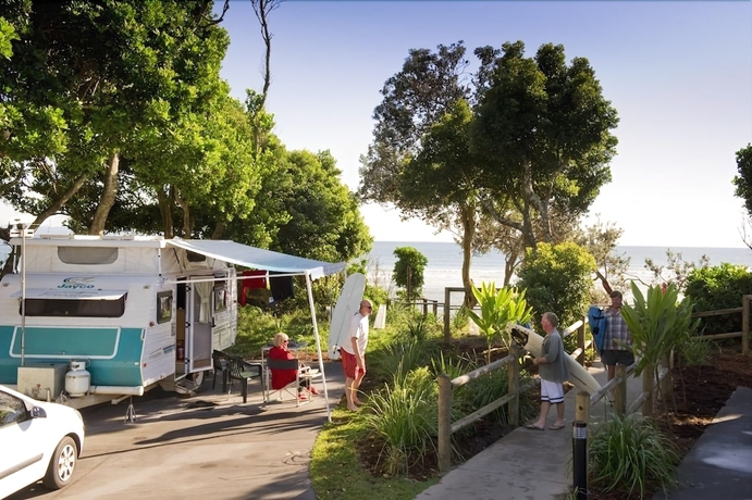 Imagen de los exteriores del Hotel Reflections Holiday Parks Byron Bay. Foto 16
