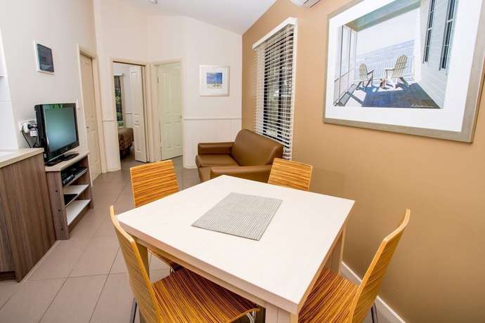 Imagen de la habitación del Hotel Reflections Holiday Parks Eden. Foto 19