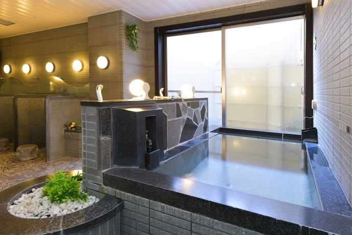 Imagen de la piscina del Hotel Refre Forum. Foto 15