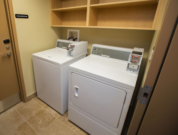 Imagen de la habitación del Hotel Refresh Inn and Suites. Foto 11