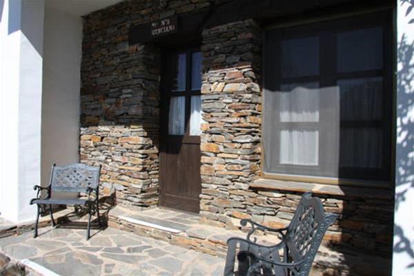 Imagen de los exteriores del Hotel Refugio De Nevada. Foto 9