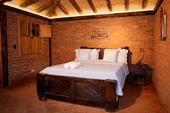 Imagen de la habitación del Hotel Refugio Natural - Guarne - Caba&ntilde;as Ecol&oacute;gicas con Jacuzzi e hidromasaje. Foto 8