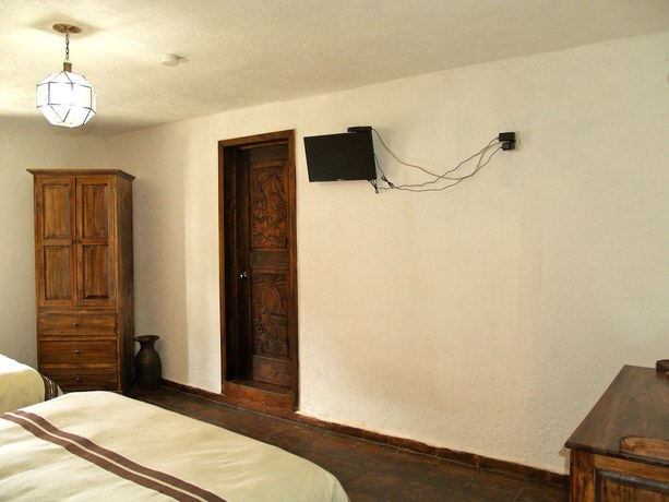 Imagen de la habitación del Hotel Refugio Victoria, Morelia. Foto 10