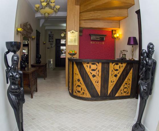 Imagen de los interiores del Hotel Regal 1880. Foto 14