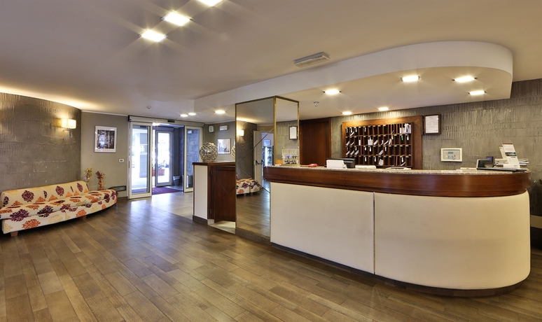 Imagen de los interiores del Hotel Regal, Brescia. Foto 12