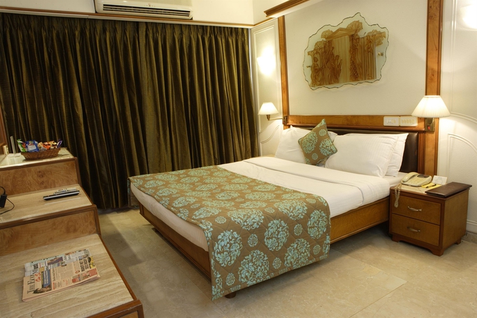 Imagen de la habitación del Hotel Regal Enclave. Foto 2