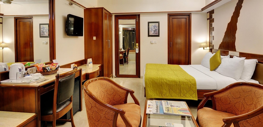 Imagen de la habitación del Hotel Regal Enclave. Foto 3