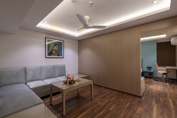 Imagen de la habitación del Hotel Regal Grand. Foto 4