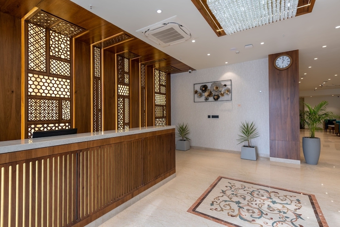 Imagen de los interiores del Hotel Regal Grand. Foto 10