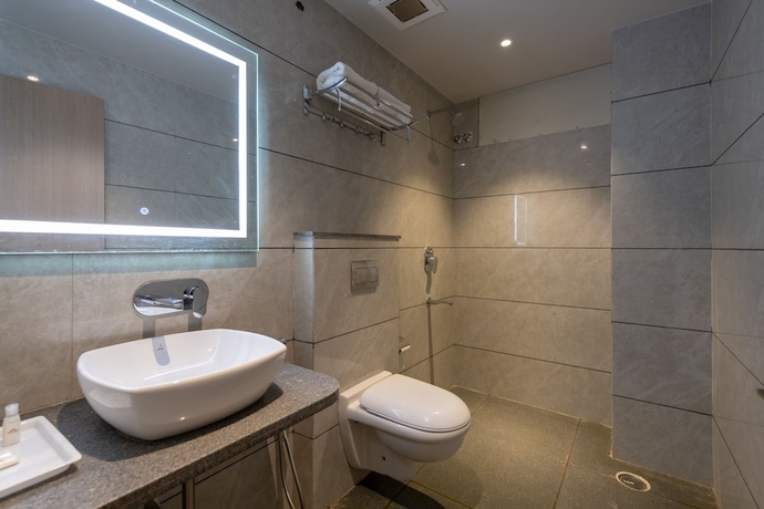 Imagen de la habitación del Hotel Regal Grand. Foto 8