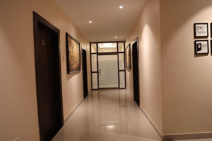 Imagen de los interiores del Hotel Regal Guest House by ROH. Foto 13