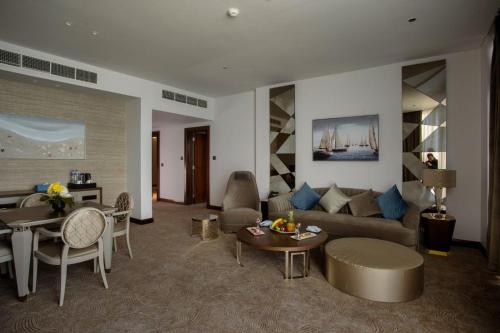 Imagen de la habitación del Hotel Regal Heights. Foto 19